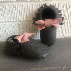 BARE  soles grey/ pink leather moccasin